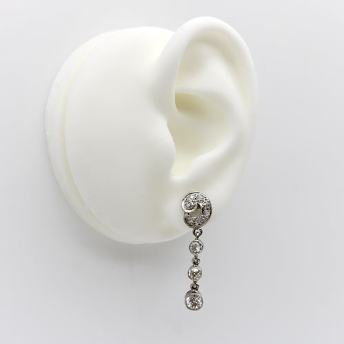 Boucles d'oreilles Époque édouardienne - Boucles d’oreilles pendantes en platine et diamants 58 Facettes A1001U