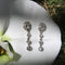 Boucles d'oreilles Époque édouardienne - Boucles d’oreilles pendantes en platine et diamants 58 Facettes A1001U