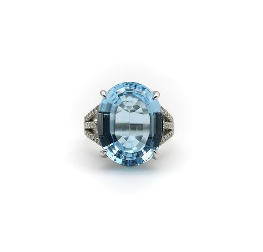 Bague Bague en or blanc 14K avec topaze bleue et diamants 58 Facettes
