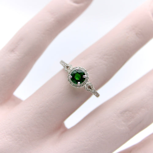 Bague Bague en or blanc 14 carats avec tsavorite et diamants 58 Facettes