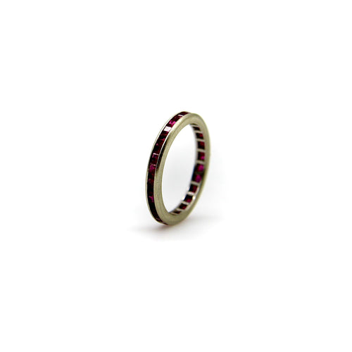 Bague Bague alliance éternité en or blanc 14K et rubis synthétiques 58 Facettes