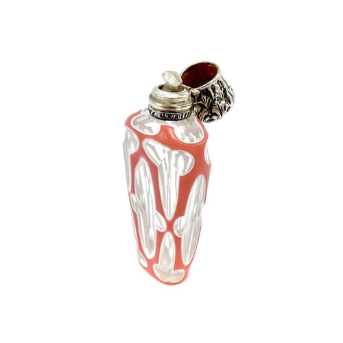 Bague XIXe siècle - Flacon de parfum en verre bohémien « sandwich » avec couvercle en argent 58 Facettes