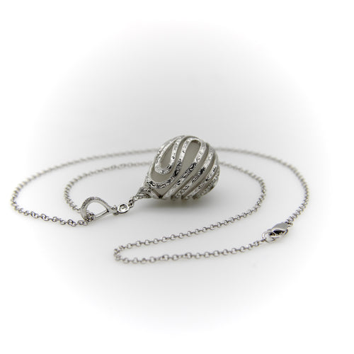 Collier Collier pendentif goutte en or blanc 18K, diamants et cristal de roche 58 Facettes A10029