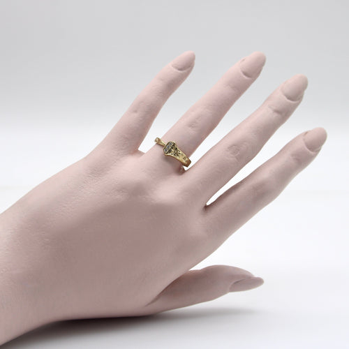 Bague 54 Bague clou porte-bonheur gravée à la main en or jaune 14k avec diamants 58 Facettes