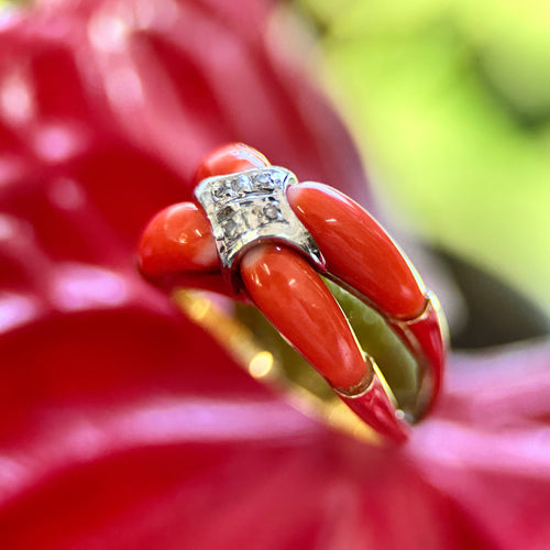 Bague 56 Bague moderniste en or 14K, corail et diamants 58 Facettes A1000D