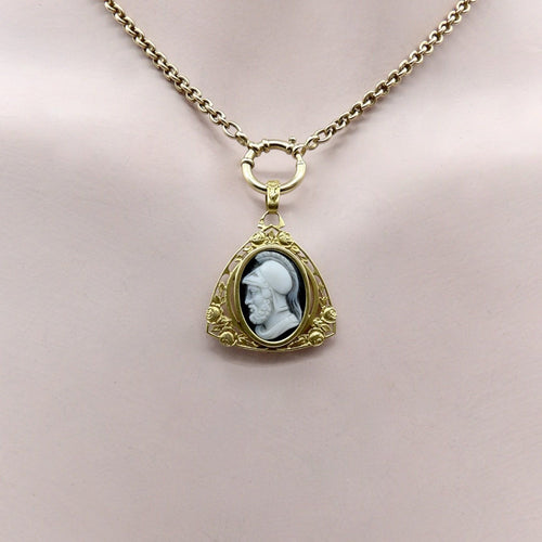 Pendentif Époque victorienne - Pendentif médaillon camée guerrier en or 18k 58 Facettes