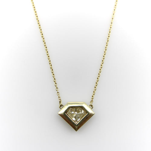 Pendentif Signature Collection - Pendentif bouclier en or 18k et diamants 58 Facettes A1001Z