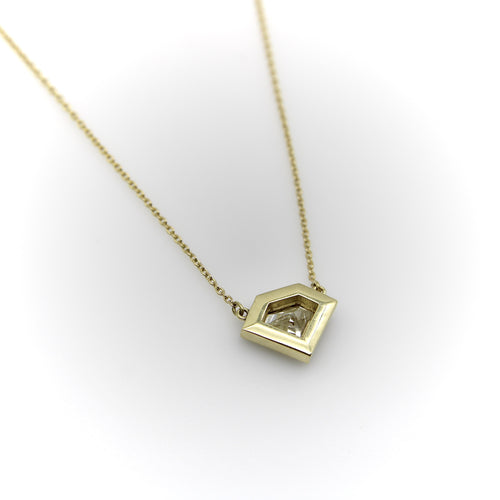 Pendentif Signature Collection - Pendentif bouclier en or 18k et diamants 58 Facettes A1001Z
