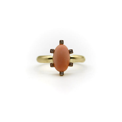 Bague 50 Bague victorienne - Cabochon de corail rose et diamants en or 14 carats 58 Facettes