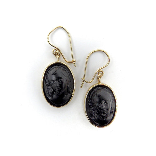 Boucles d'oreilles Époque victorienne - Boucles d’oreilles camées en vulcanite et or jaune 14K 58 Facettes