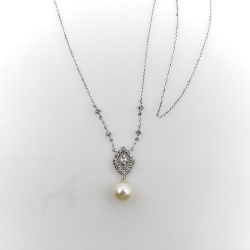 Collier Collier vintage - Perle et diamants pavés en or blanc 14K 58 Facettes A2005N