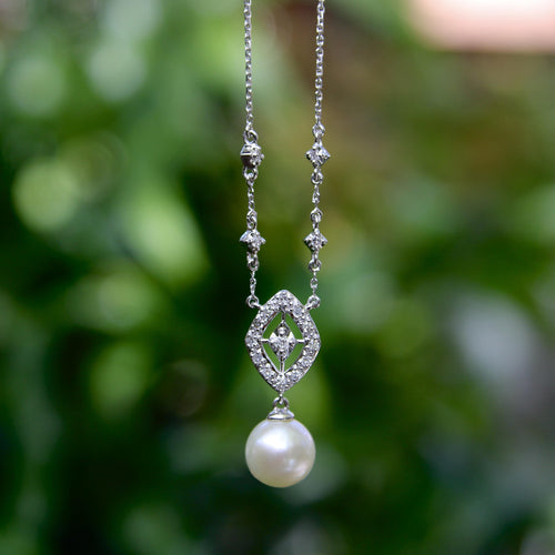 Collier Collier vintage - Perle et diamants pavés en or blanc 14K 58 Facettes A2005N