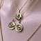 Pendentif Cute as a Button - Pendentif médaille lapin en or 14K et rubis 58 Facettes