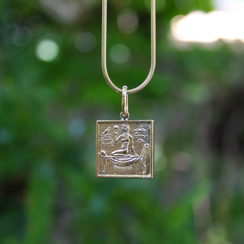Pendentif Pendentif ingot carré style Egyptian Revival en or 14K 58 Facettes