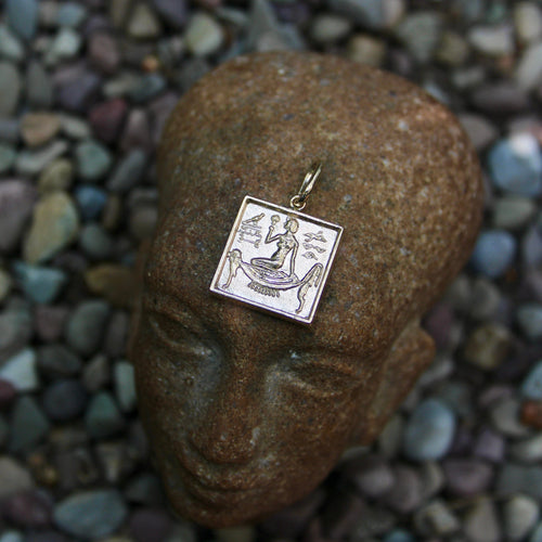 Pendentif Pendentif ingot carré style Egyptian Revival en or 14K 58 Facettes