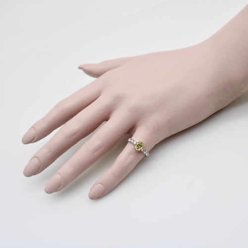 Bague 52 Bague en or 18K avec diamant jaune ovale et diamants 58 Facettes