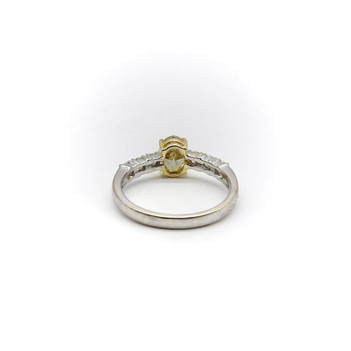 Bague 52 Bague en or 18K avec diamant jaune ovale et diamants 58 Facettes
