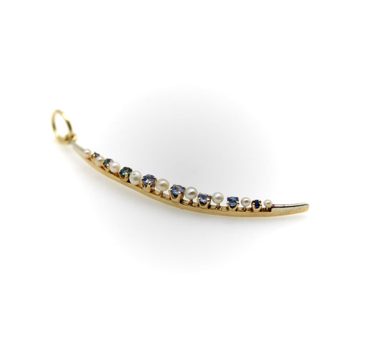 Pendentif Époque victorienne - Pendentif croissant de lune en or jaune 14 carats, saphirs et perles 58 Facettes