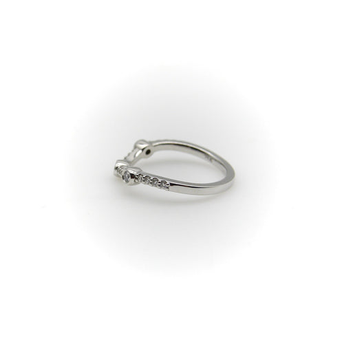 Bague 55 Bague jonc incurvée en or blanc 14K et diamants 58 Facettes