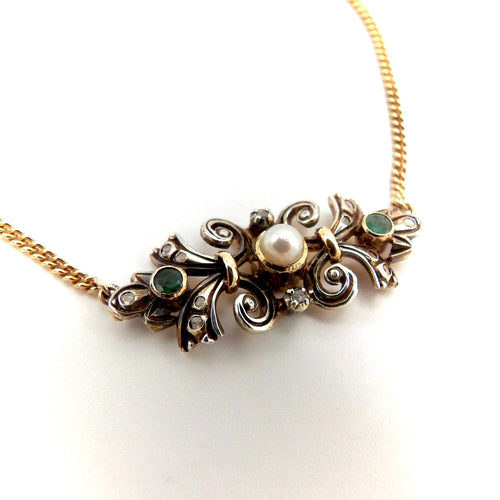 Collier Époque victorienne - Collier en or 18K et argent avec diamants, émeraudes et perle 58 Facettes