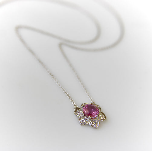 Collier Collier vintage - Pendentif fleur en platine, saphir rose et diamants 58 Facettes A2003H