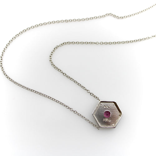 Collier Michael von Krenner - Collier médaillon hexagonal en or blanc 14 carats et tourmaline rose 58 Facettes