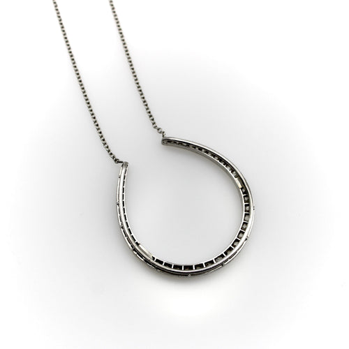 Collier Édouardien - Collier pendentif fer à cheval en platine et diamants 58 Facettes