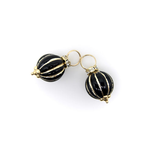 Boucles d'oreilles Vintage - Breloques ou rehausseurs de boucles d’oreilles en or jaune 14K, émail noir et verre 58 Facettes A1000Y