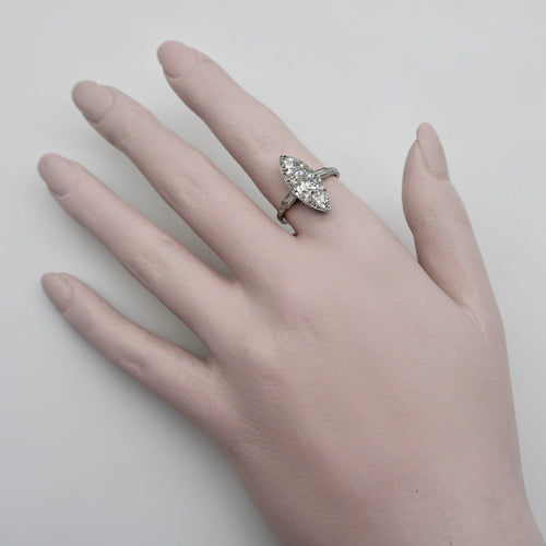 Bague 57 Bague navette édouardienne en platine et diamants taille ancienne 58 Facettes