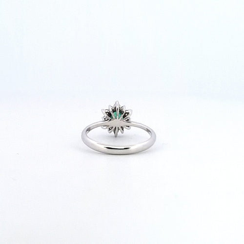 Bague 49 Bague - Or blanc 18 kt avec émeraude et diamants 58 Facettes