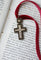 Pendentif Croix ancienne - Pendentif en or jaune 18 ct, argent, diamants et émail noir 58 Facettes