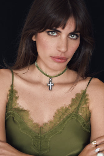 Pendentif Croix ancienne - Pendentif en or jaune 18 ct, argent, diamants et émail noir 58 Facettes