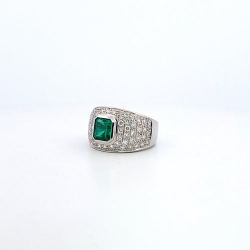 Bague 53.5 Bague en or blanc 18 ct avec émeraude et diamants 58 Facettes