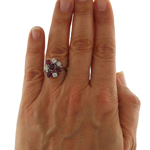 Bague 55 Bague - Or blanc 18 carats, rubis et diamants 0,60 ct 58 Facettes G3897