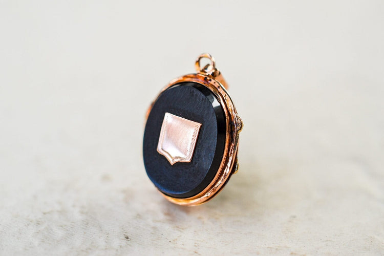 Pendentif Médaillon - Pendentif ouvrant en or jaune 18 carats et onyx 58 Facettes 3903
