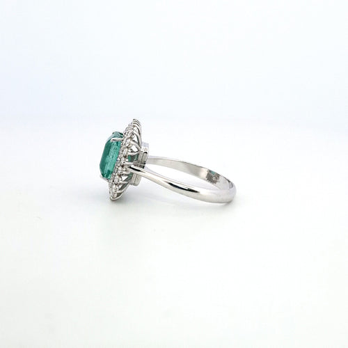 Bague 54 Bague - en or blanc 18 ct avec émeraude et diamants 58 Facettes