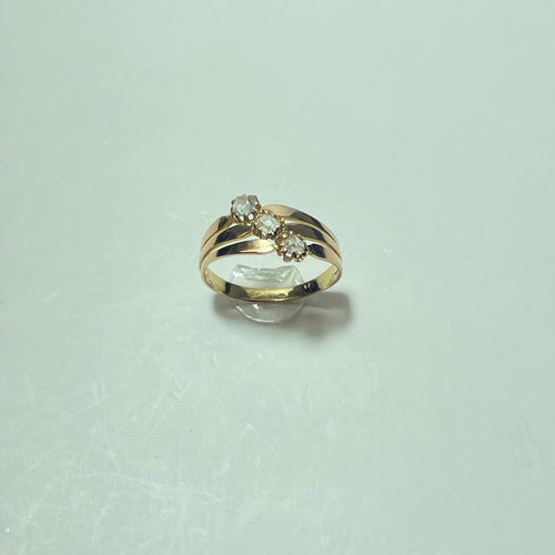 Bague 50 Bague trois diamants en or jaune 18 carats 58 Facettes 260047