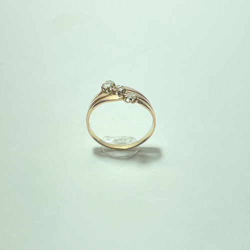 Bague 50 Bague trois diamants en or jaune 18 carats 58 Facettes 260047
