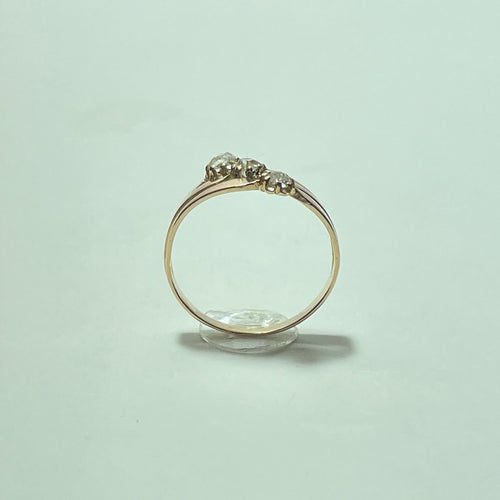 Bague 50 Bague trois diamants en or jaune 18 carats 58 Facettes 260047