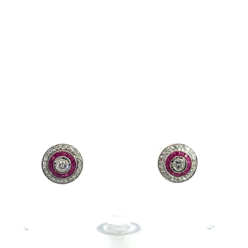 Boucles d'oreilles Boucles d'oreilles puces - Rubis naturels et diamants en platine 58 Facettes UN0077