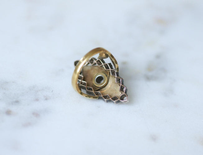 Bague 56 Bague marquise ancienne en or jaune 18 ct, diamant et pâte de verre 58 Facettes