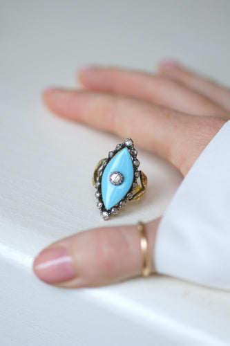Bague 56 Bague marquise ancienne en or jaune 18 ct, diamant et pâte de verre 58 Facettes