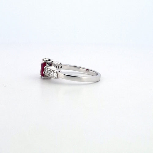 Bague 53 Bague - en or blanc 18 kt avec rubis 1,01 ct et diamants 58 Facettes