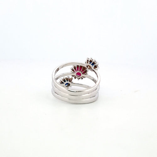 Bague 57 Bague - Or blanc 18 K avec rubis et diamants 58 Facettes