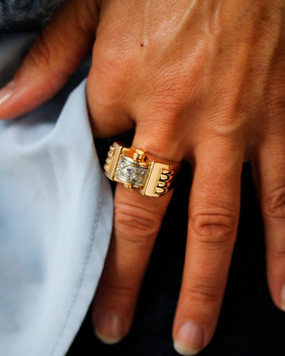Bague 57 Bague Tank 1940 en or jaune 750 et diamants 58 Facettes A11970