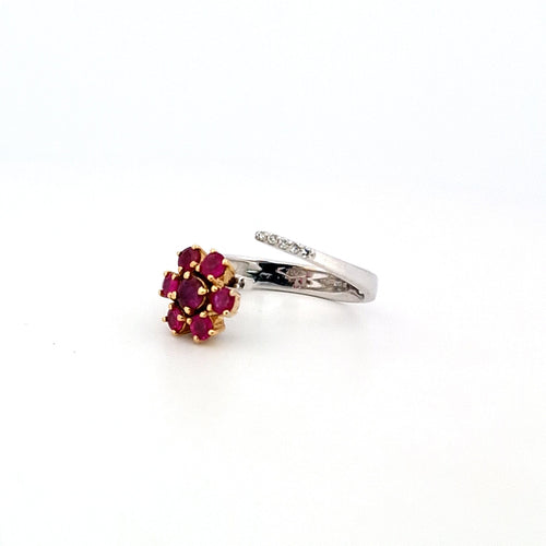 Bague 57 Bague en or jaune et blanc 18 ct avec rubis et diamants 58 Facettes