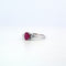 Bague 55 Bague classique - Rubis ovale et diamants en or blanc 18 kt 58 Facettes