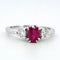 Bague 55 Bague classique - Rubis ovale et diamants en or blanc 18 kt 58 Facettes