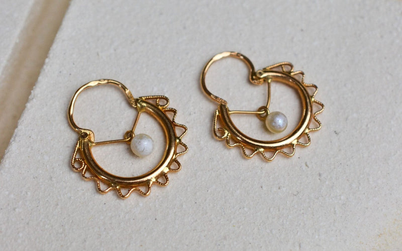 Boucles d'oreilles Créoles savoyardes - Boucles d’oreilles en or jaune 18 carats et perles 58 Facettes 3917