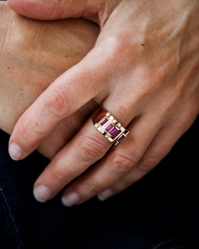 Bague 60 Bague tank en or rose 18 carats et rubis Verneuil 58 Facettes A12009
